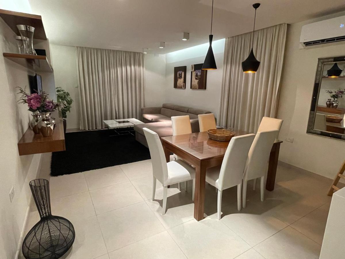 Deluxe Apartment With Pool In The Heart Of St Pauls Bay San Pawl il-Baħar Eksteriør billede
