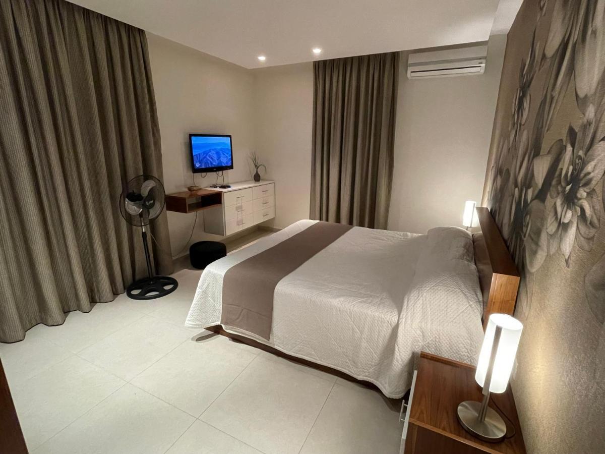 Deluxe Apartment With Pool In The Heart Of St Pauls Bay San Pawl il-Baħar Eksteriør billede
