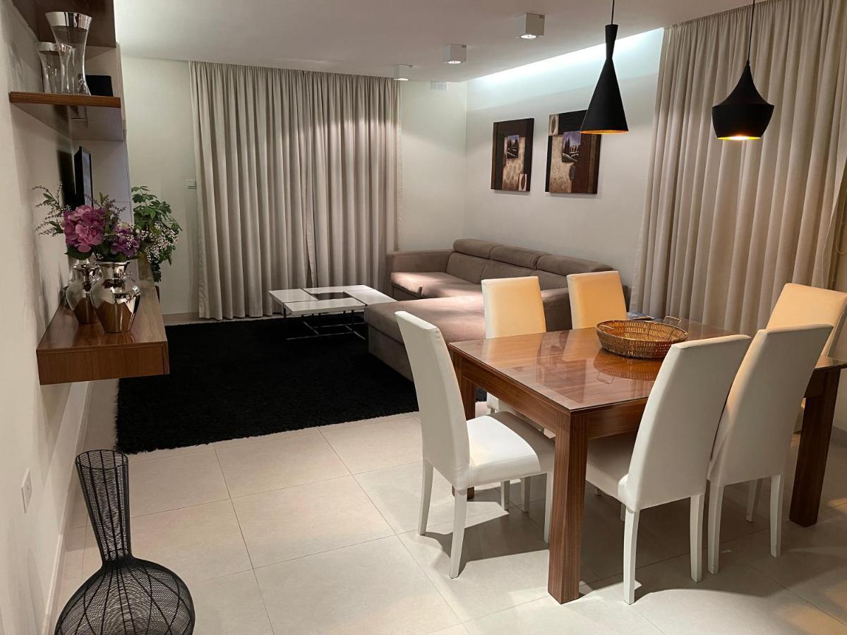 Deluxe Apartment With Pool In The Heart Of St Pauls Bay San Pawl il-Baħar Eksteriør billede